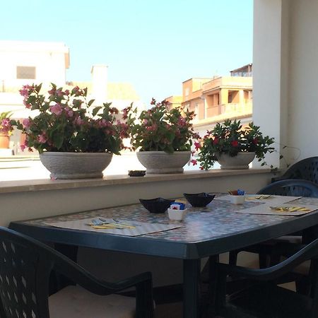 Bed and Breakfast Lambruschini 69 Fiumicino Exterior foto